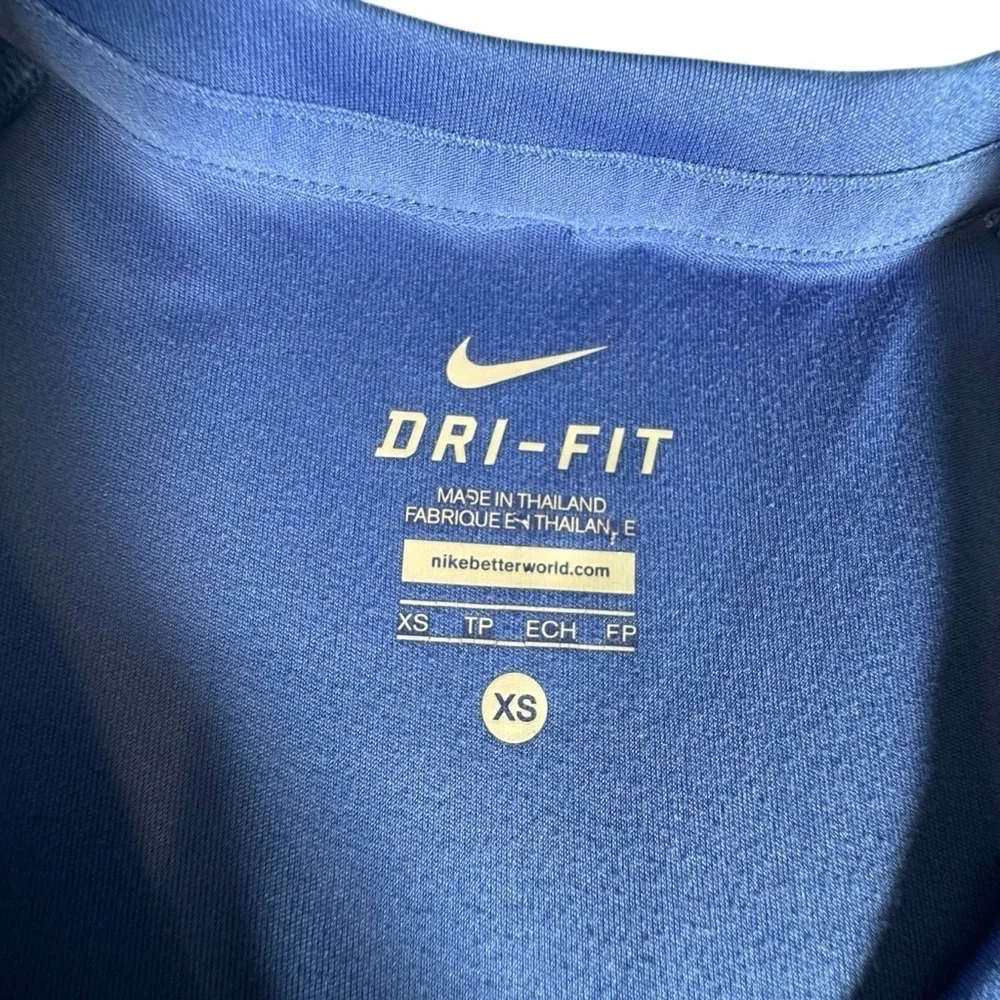Nike Dri-FIT Long Sleeve Shirt XS Blue Athletic Top Thumbholes 465165-402
